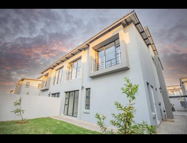 4 BEDROOM HOUSE FOR SALE IN EQUESTRIA